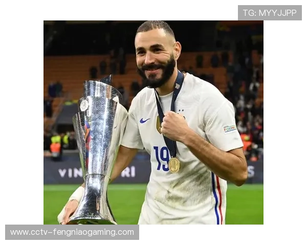 本泽马与吉达联合谈判离队，法甲老将生涯转折